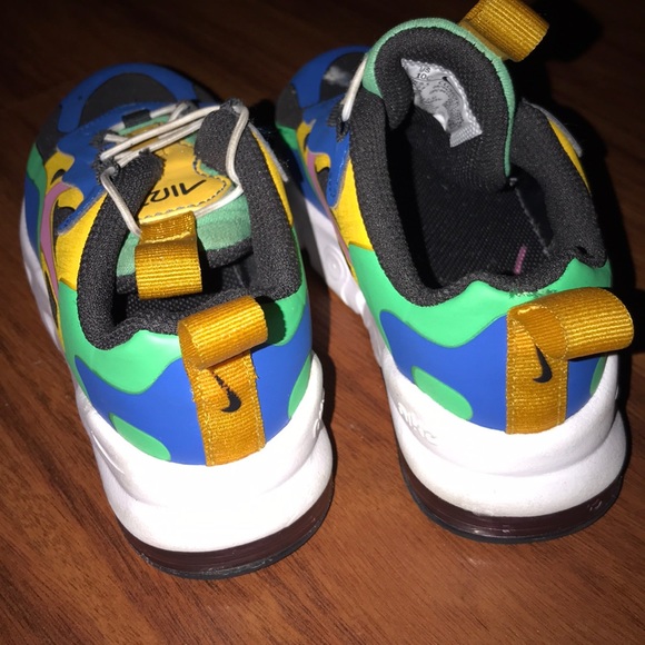 Nike - Picture 3 of 4